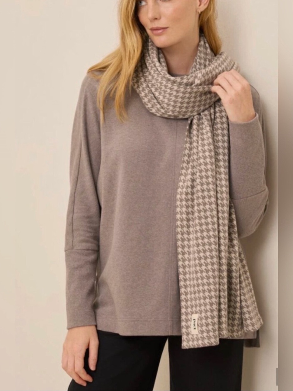 PACT Organic Airplane Travel Scarf Wrap Heather Houndstooth